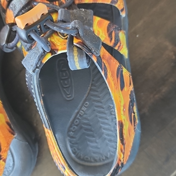 Keen waterproof sandals size 10 in kids - Picture 4 of 6